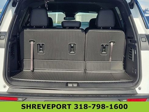 Certified 2025 Chevrolet Traverse LT w/ Midnight/Sport Edition FWD image 26