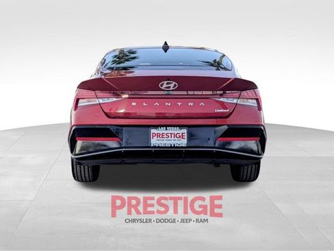 Used 2024 Hyundai Elantra Limited image 7
