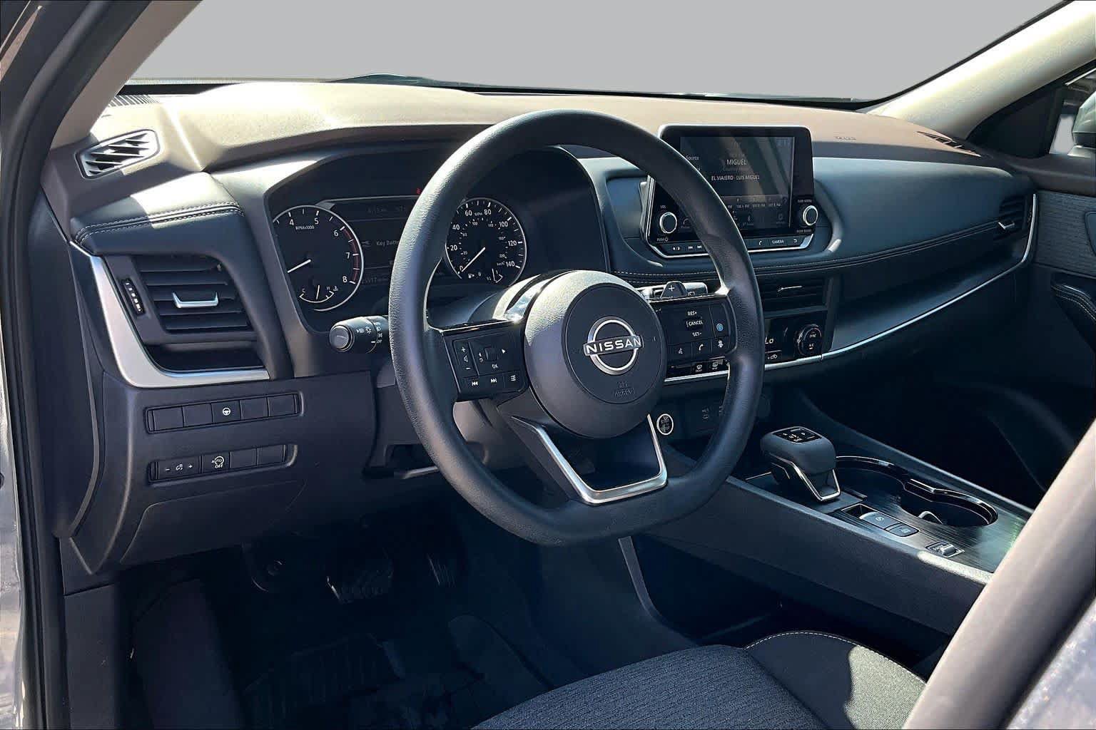 Used 2023 Nissan Rogue SV FWD image 18