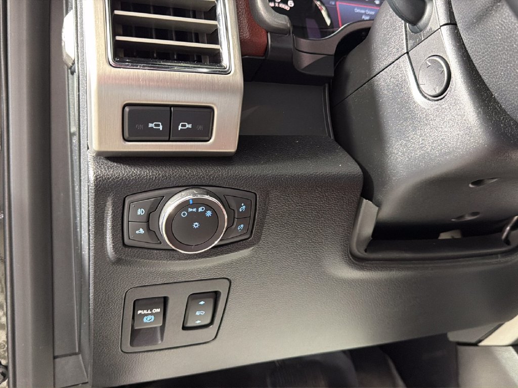 Used 2018 Ford F150 Platinum w/ Equipment Group 701A Luxury AWD/4WD image 20