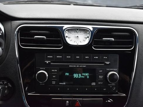 Used 2013 Chrysler 200 Touring FWD image 14