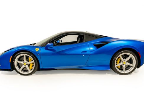 Certified 2022 Ferrari F8 Tributo RWD image 3