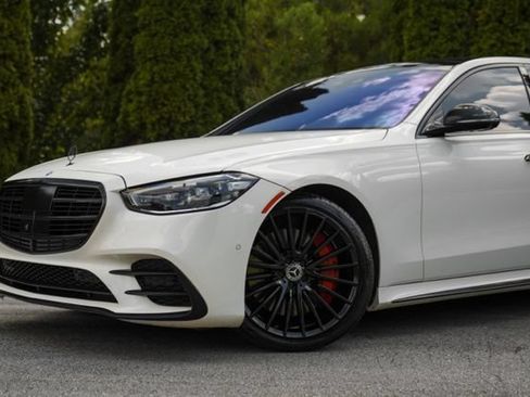 Used 2021 Mercedes-Benz S 580 4MATIC Sedan image 3