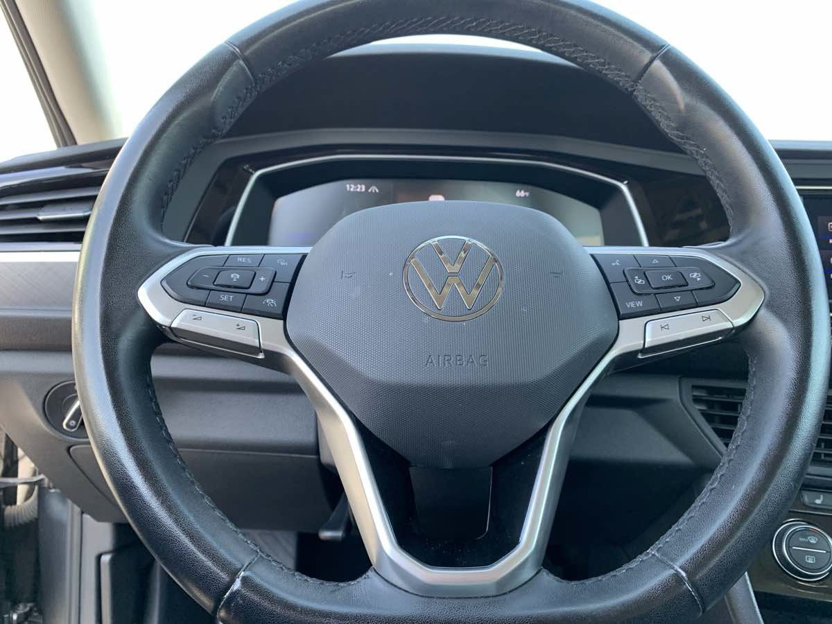 Used 2024 Volkswagen Jetta SE FWD image 22