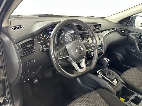 Used 2019 Nissan Rogue Sport SV w/ All-Weather Package FWD image 12