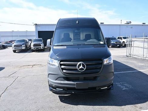 Used 2019 Mercedes-Benz Sprinter 2500 image 3