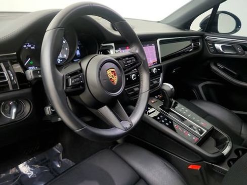 Used 2024 Porsche Macan S AWD/4WD image 46