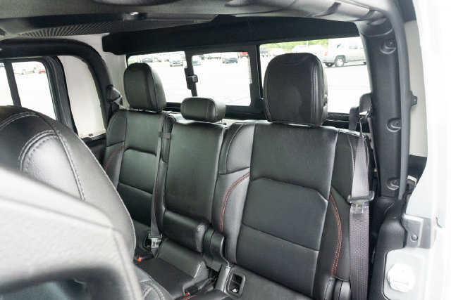 Used 2021 Jeep Gladiator Rubicon AWD/4WD image 19