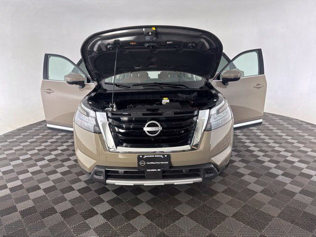 Certified 2025 Nissan Pathfinder Platinum AWD/4WD image 11