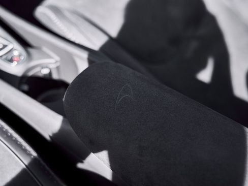 Used 2025 McLaren Artura Spider image 60