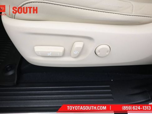Used 2023 Lexus GX 460 Premium AWD/4WD image 25