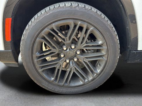 Used 2023 Jeep Wagoneer Series II image 9