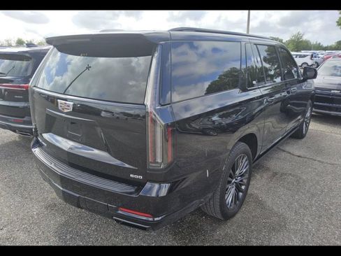 Used 2025 Cadillac Escalade ESV Sport Platinum AWD/4WD image 4