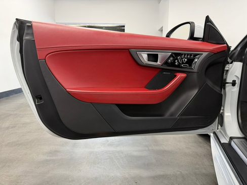 Used 2017 Jaguar F-TYPE R AWD/4WD image 32