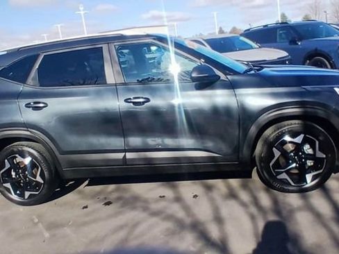 Certified 2025 Kia Seltos S image 4