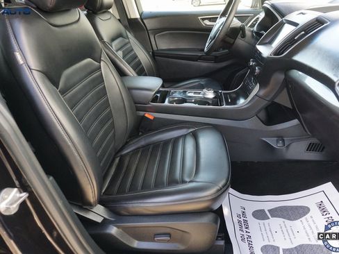 Used 2020 Ford Edge SEL image 25