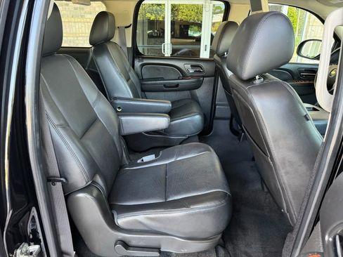 Used 2013 Chevrolet Suburban LTZ image 22
