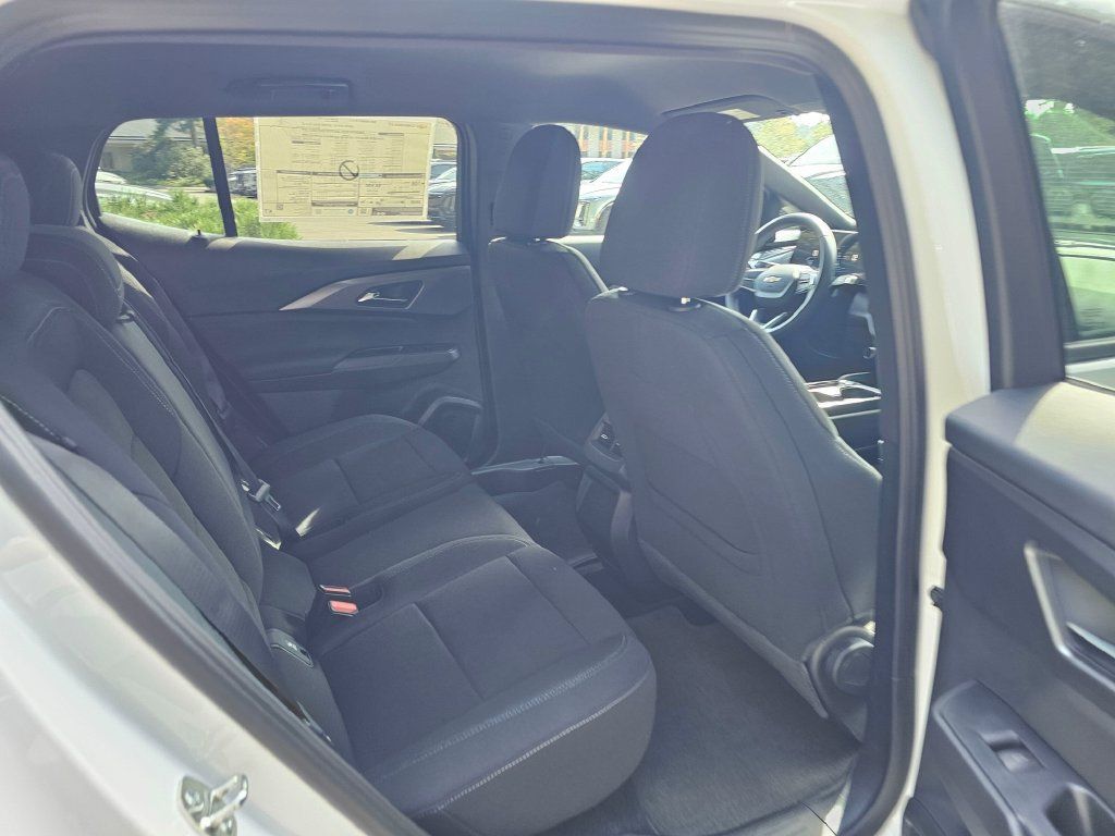 New 2026 Chevrolet Equinox EV LT FWD image 13
