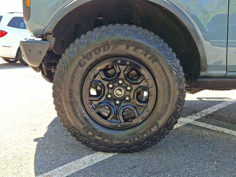 Used 2021 Ford Bronco Black Diamond w/ Sasquatch Package AWD/4WD image 8