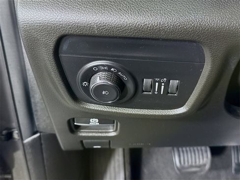 Used 2022 Jeep Grand Cherokee Overland image 22