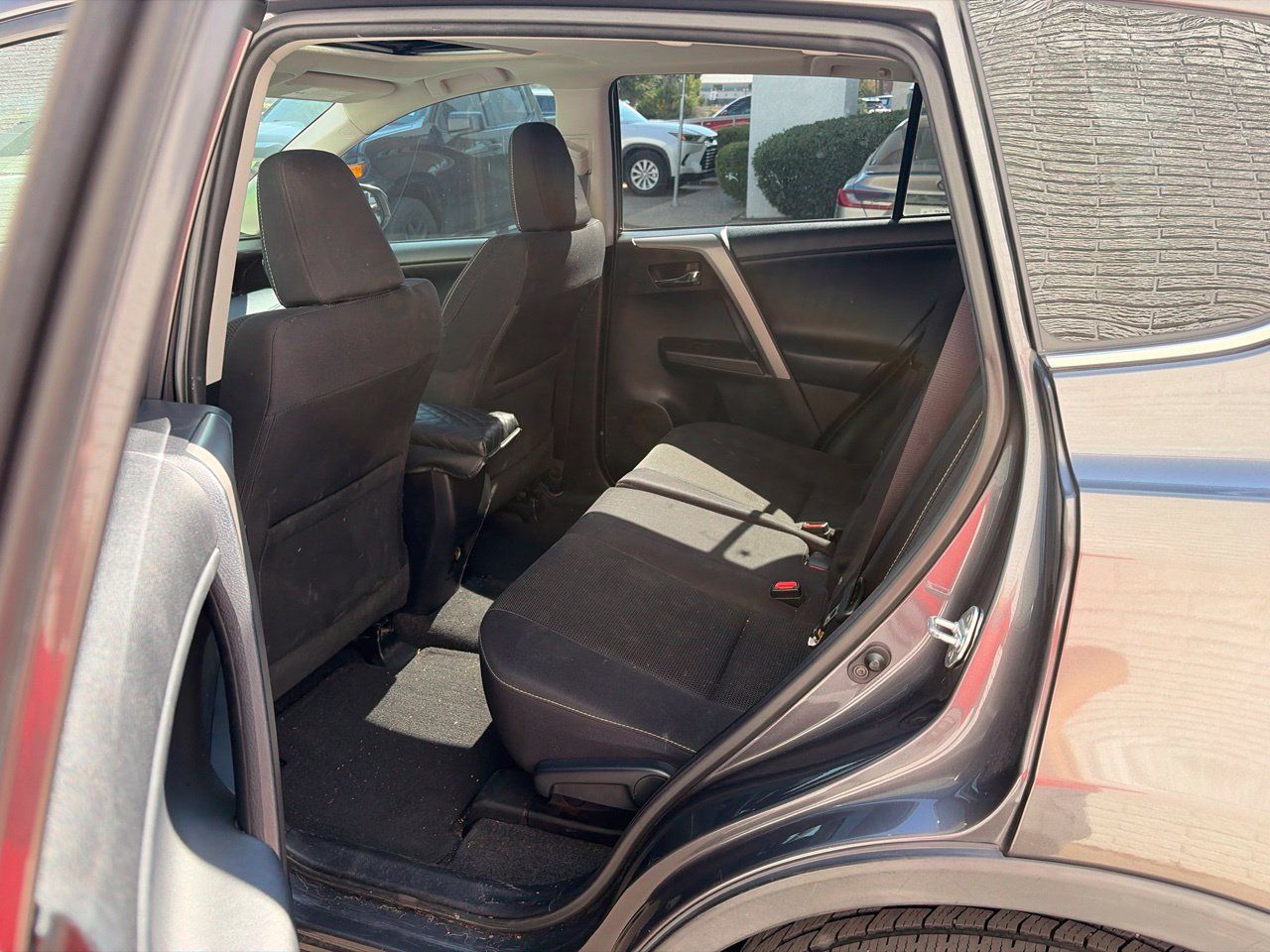 Used 2016 Toyota RAV4 XLE FWD image 8