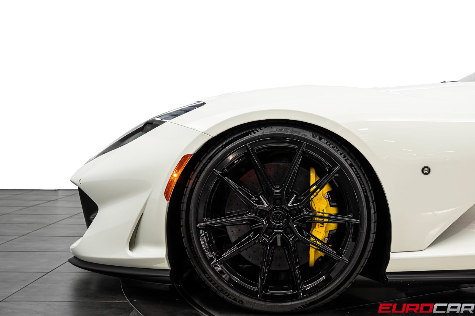 Used 2020 Ferrari 812 Superfast RWD image 14