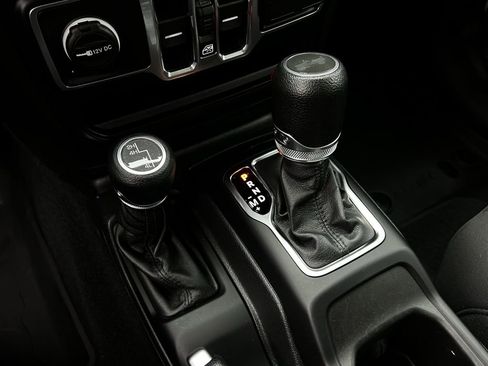 Used 2023 Jeep Wrangler Unlimited Sport AWD/4WD image 22