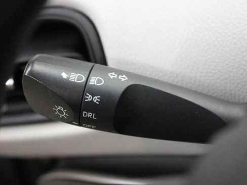 Used 2018 Toyota Prius Two image 13