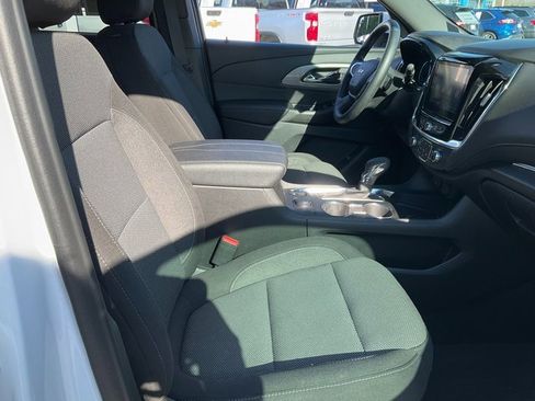 Used 2023 Chevrolet Traverse LT image 20