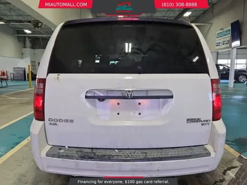 Used 2009 Dodge Grand Caravan SXT image 3
