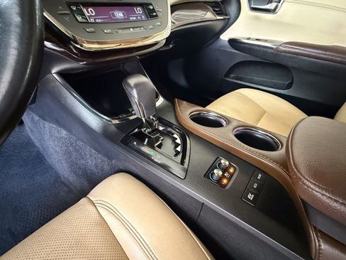Used 2013 Toyota Avalon Limited FWD image 19