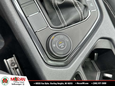Certified 2024 Volkswagen Tiguan SEL R-Line AWD/4WD image 32