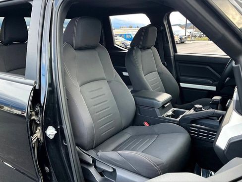 Used 2024 Toyota Tacoma TRD Off-Road image 7