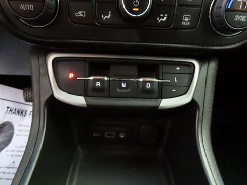 Used 2022 GMC Terrain SLT w/ Tech Package image 33