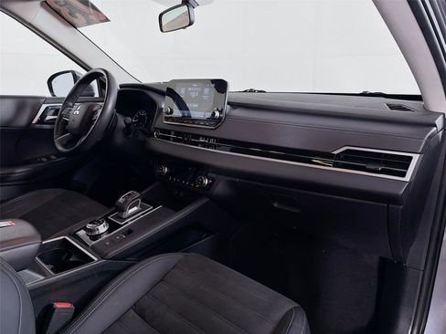 Used 2023 Mitsubishi Outlander SE AWD/4WD image 28