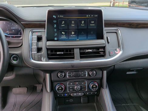 Used 2024 Chevrolet Suburban Premier image 24