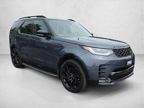 Used 2025 Land Rover Discovery Dynamic SE AWD/4WD image 3