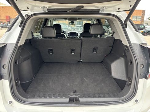 Used 2023 GMC Terrain SLT FWD image 33