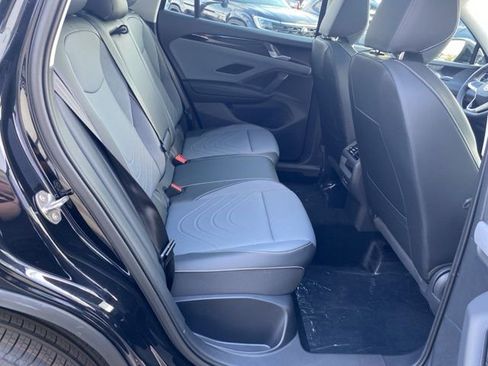 New 2025 Volkswagen Tiguan SE image 54