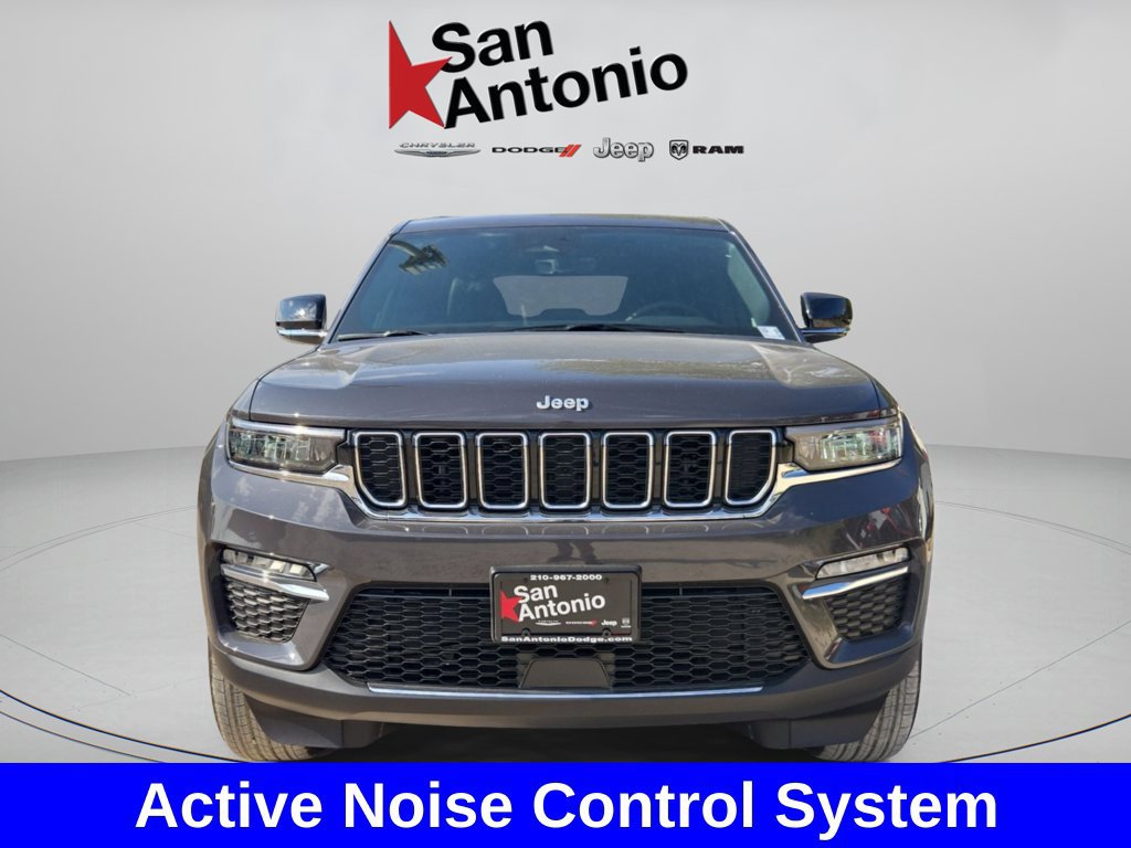 New 2025 Jeep Grand Cherokee Limited RWD image 4