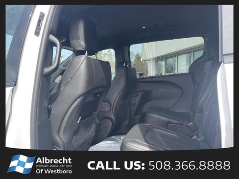 New 2026 Chrysler Pacifica Select w/ S Appearance Package AWD/4WD image 11