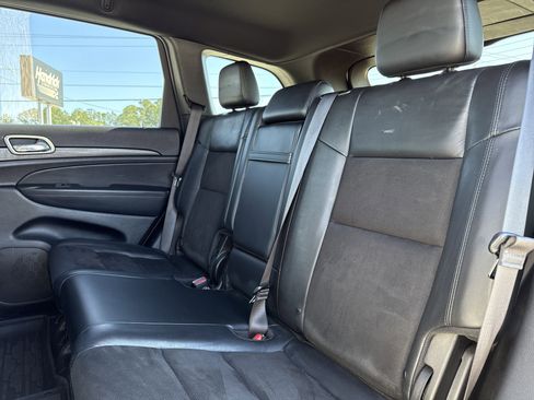 Used 2021 Jeep Grand Cherokee Laredo X image 29