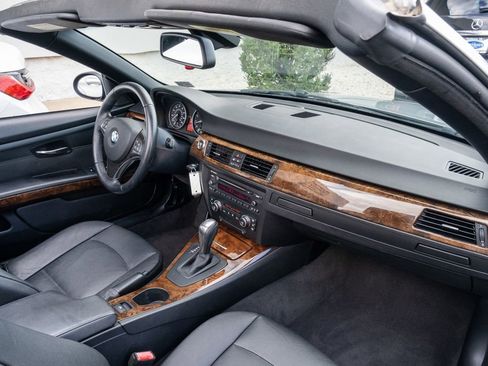 Used 2008 BMW 328i Convertible image 21