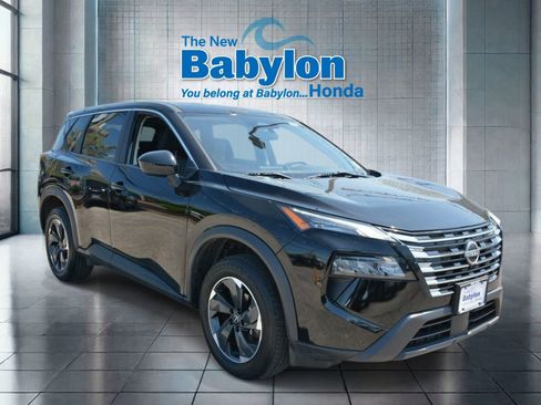 Used 2024 Nissan Rogue SV AWD/4WD image 6