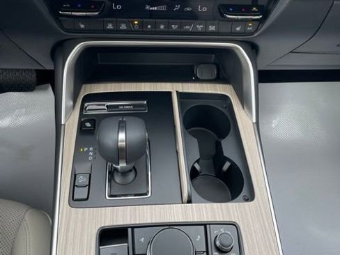 Used 2024 MAZDA CX-90 Plug-In Hybrid w/ Premium Pkg AWD/4WD image 21