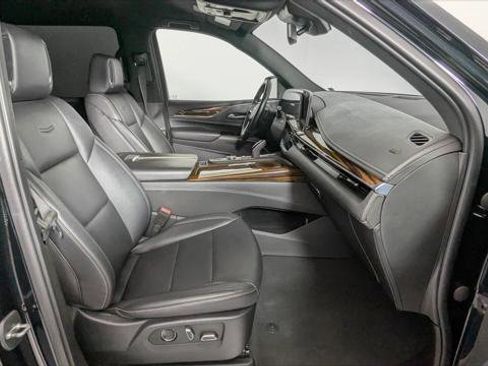 Used 2021 Cadillac Escalade Luxury AWD/4WD image 26