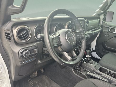 Used 2023 Jeep Wrangler Unlimited w/ Cold Weather Group AWD/4WD image 29