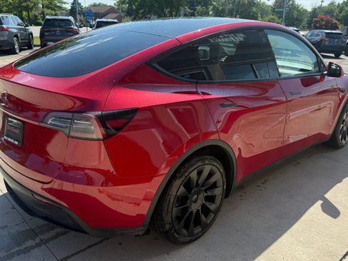 Used 2023 Tesla Model Y Long Range AWD/4WD image 3