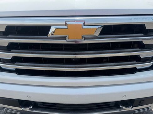 Used 2024 Chevrolet Silverado 1500 High Country AWD/4WD image 7