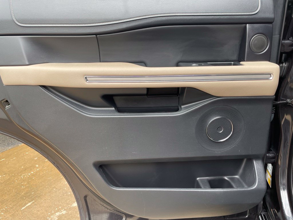 Used 2024 Ford Expedition Limited RWD image 23
